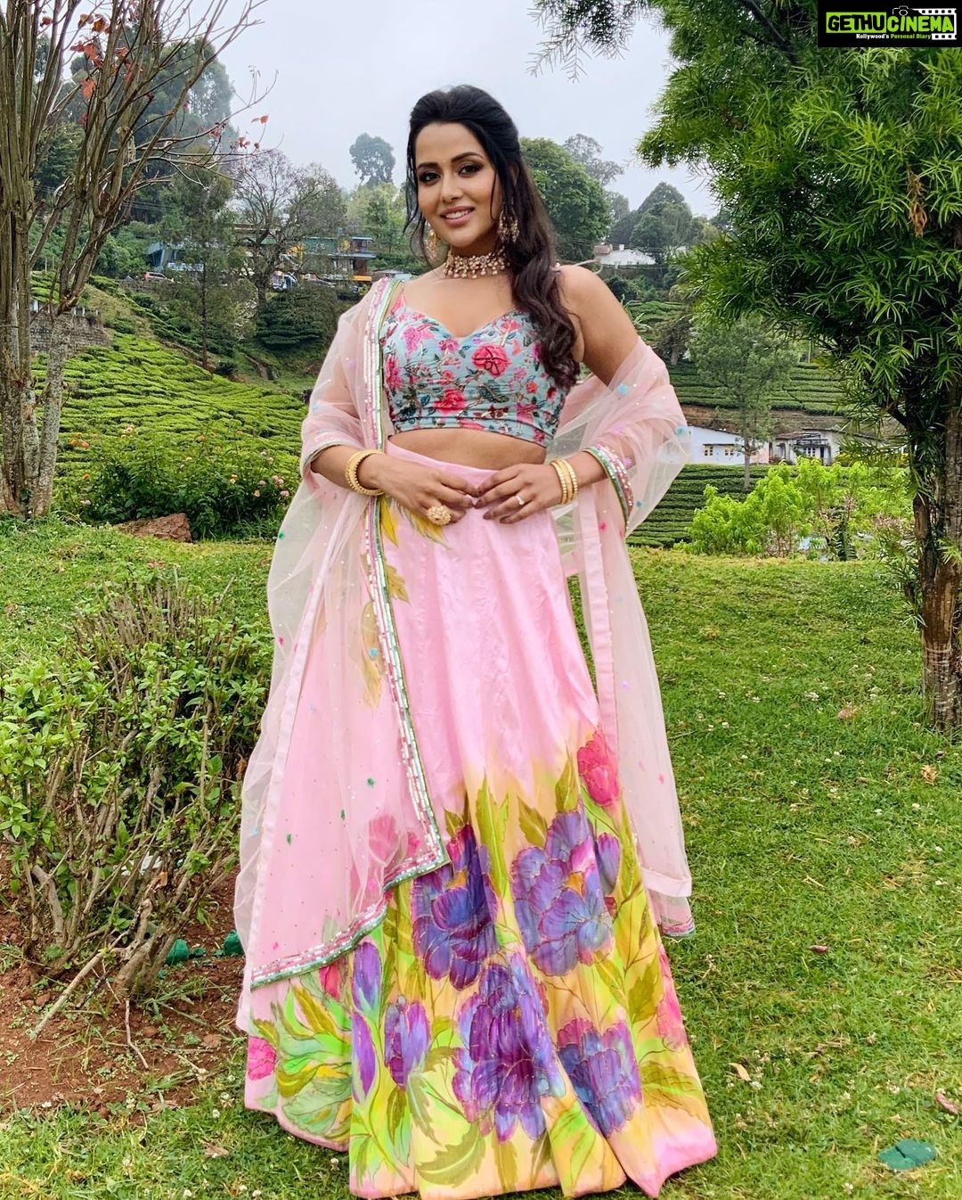 Raiza Wilson Instagram - These colours 😍 Styling - @blueprint_by_navya_divya & @designbyblueprint Outfit - @malarvikrambridalcouture Jewellery - @fineshinejewels Assistant- @swaa_thii_