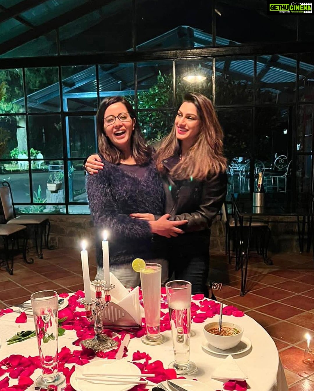 Raiza Wilson Instagram - Gatecrashing always more fun than attending 🤣🤣