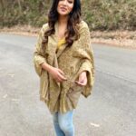 Raiza Wilson Instagram - Dusala is a brand promoting age old art of weaving pashmina shawls & stoles. This artisan driven brand is run by a woman entrepreneur Sugandha Kedia who empowers the art & women by ensuring that more than 50% of her artisans are women. @dusalakashmir
