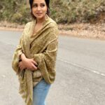 Raiza Wilson Instagram – Dusala is a brand promoting age old art of weaving pashmina shawls & stoles. This artisan driven brand is run by a woman entrepreneur Sugandha Kedia who empowers the art & women by ensuring that more than 50% of her artisans are women. 
@dusalakashmir