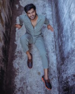 Rakshan Instagram - 👽

Photography @raghul_raghupathy 
Mua @smokey_makeupbar_ 
Cinematographer @sinty_boy 
Retouch @siva_retouch