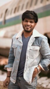Rakshan Instagram - ✈️

Cinematography @sinty_boy 
Photography @raghul_raghupathy 
Mua @smokey_makeupbar_ 
Retouch @poseidon11__
