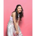 Rakul Preet Singh Instagram - In my own Bubblegum world 💕 😜 #10Gang #Attack promotions Wearing @papadontpreachbyshubhika Jewellery @aditi_bhatt @inaya_accessories Styling @anshikaav Hair @aliyashaik28 Make up @im__sal 📸 @amey_ghatge