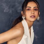 Rakul Preet Singh Instagram – Eyes have their own vocabulary 💕