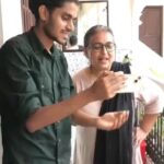 Raveena Ravi Instagram – And that’s my mother! 🥰😘 🎤🎙#sreejaravi #dubbing #voice #niram #shalini