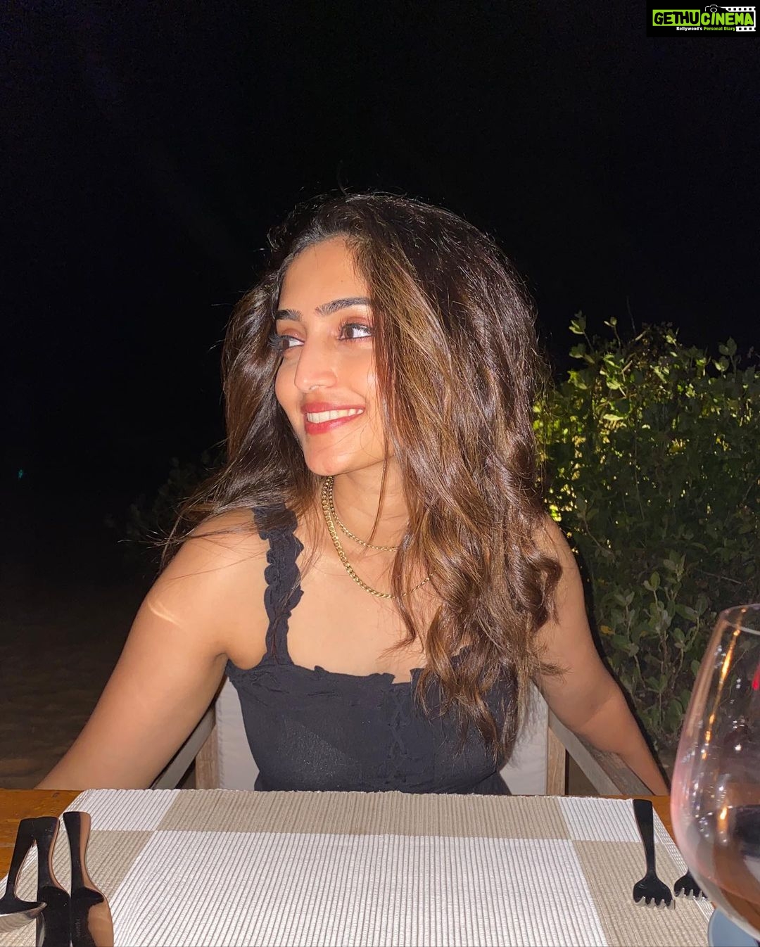 Reba Monica John Instagram - Reminiscing the breathtaking nights under the crystal clear, star studded skies, in the midst of wildlife and the sounds of the waves breaking on the shore ✨ My pictures don’t do justice but @ugachenahuts - you’re divine! Can’t wait to go back. Sri lanka, you have my heart. @pickyourtrail 🪄 #srilanka #travelwithmojo #livelifetothefullest #causeyouonlyhaveone Uga Chena Huts