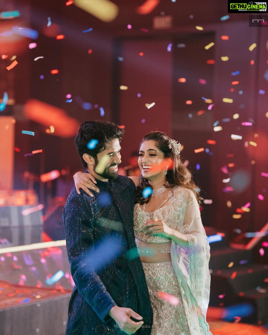 Reba Monica John - 167.6K Likes - RebNeBanaDiJoeDi
08/01/2022 💃✨
SANGEET NIGHT! We truly have the best family and friends! This night was dreamy! Inspite of all the last minute hiccups, to have pulled off such a FunTabulous event, is nothing short of magical! You know who you are. We love you! 💕
My groom @joemonjoseph 😜
Photography @magicmotionmedia
HMU @makeupbytonymua
Events: Raks entertainment
#rebnebanadijoedi #sangeetnight #twoisbetterthanone #shaamshaandaar #takemeback