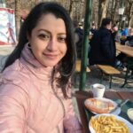 Reenu Mathews Instagram - French Fries on a Friday😋😉 Wanna join? . . . #travelgram #traveltheworld #traveldiaries #travelhotelsmiles #münchen #englishgarten #reenumathews