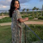 Reenu Mathews Instagram - Easy Breezy walk💙 . . #reelkarofeelkaro #reeitfeelit #reelswithreenu #trendingreels #travelaroundtheworld #travelreel Anantara Iko Mauritius Resort & Villas