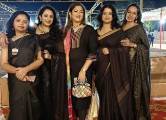 Rekha Krishnappa Instagram - All about the weekend fun... With friends ... #familyandfriends #friends #friendshipgoals #friendship #newbeggings Ankola Town Karwar