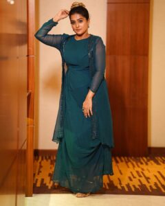 Remya Nambeesan Instagram - Wearing @anohbyanooparavindh Stying @divyaaunnikrishnan MUAH @jo_makeup_artist 📷 @_psychofotographer_