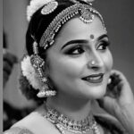 Remya Nambeesan Instagram – To Dance is surreal, To be on stage is ethereal… Before audience, after Two years!! Sheer bliss!!! Videography : @suji.surendran
@yesudas__lorance
@_akash_tvm
Edit : @akashu_the_editor #feelitreelit #reelsinstagram
