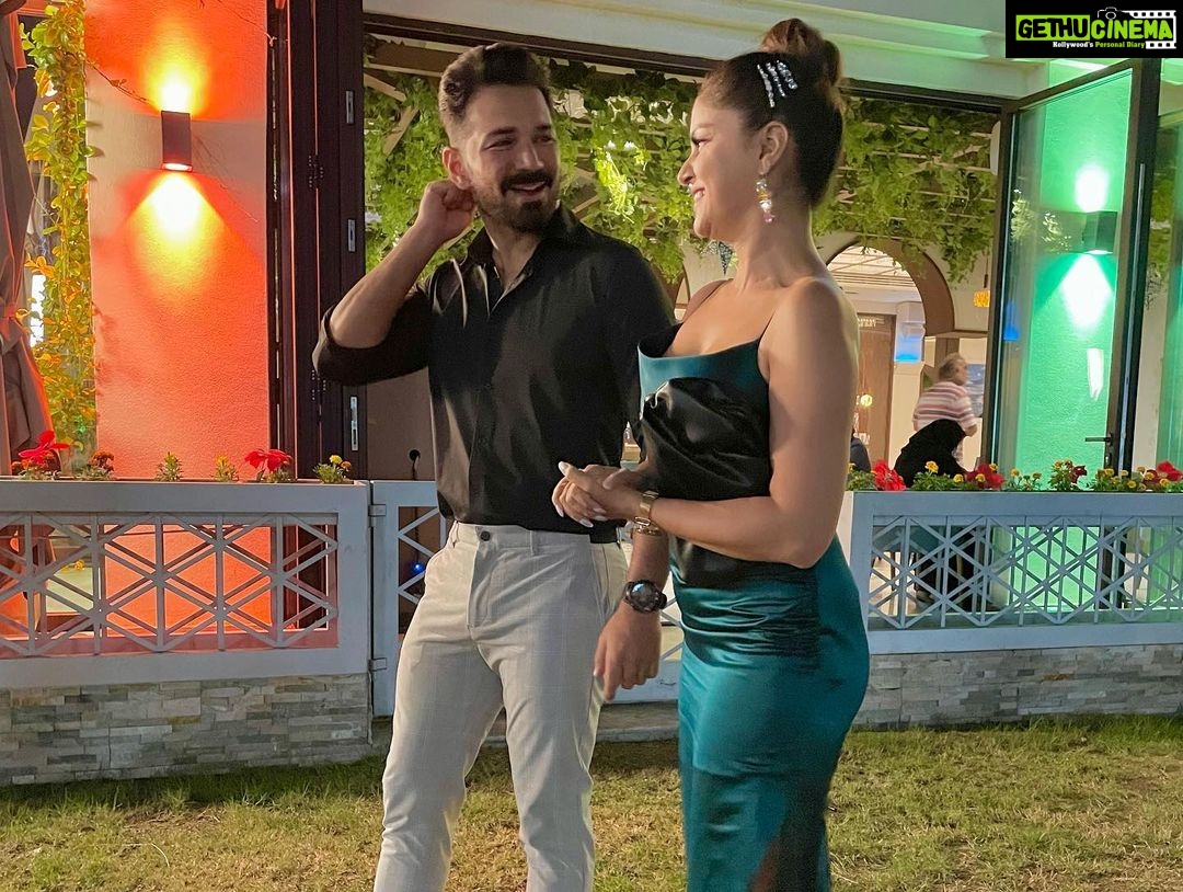 Rubina Dilaik Instagram - Going on a Dinner Date …… Join us at #wanderlust …❤️ @ashukla09 . . . @derwandi.uae @visitabudhabi @mxplayer #rubinadilaik #inabudhabi #thetimeisnow #mxstudios