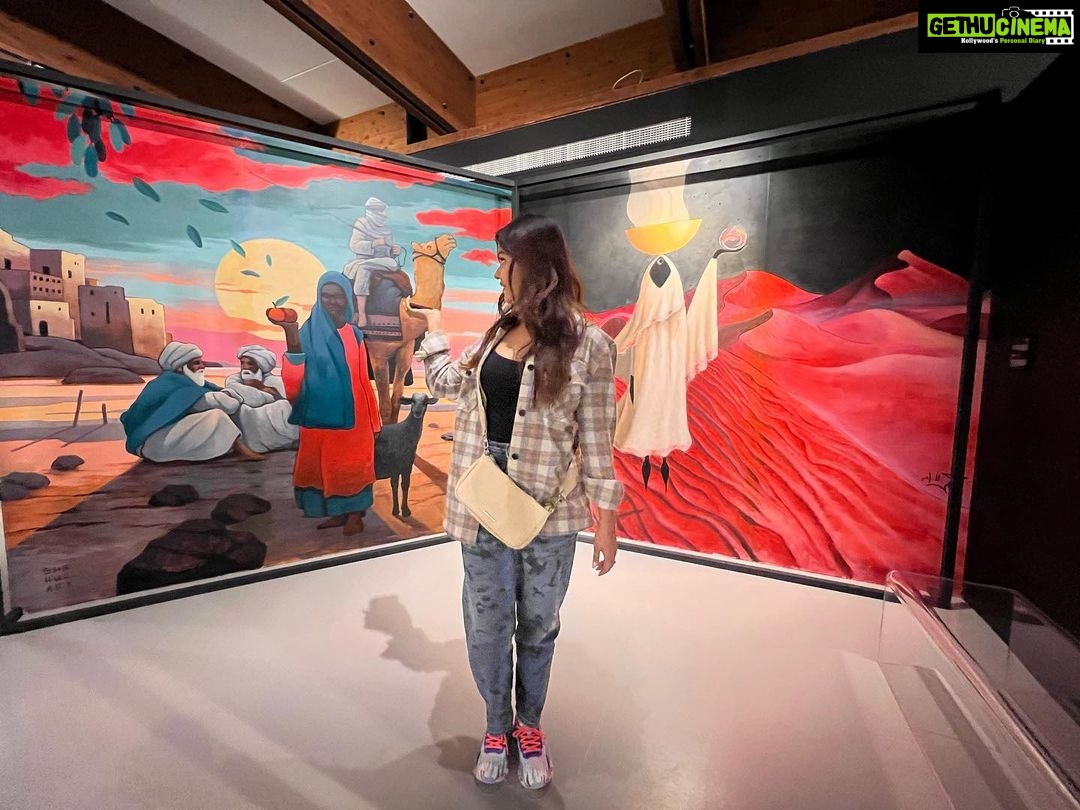 Rubina Dilaik Instagram - Trying being artistic …… @alqattaraarts . . . @visitabudhabi @mxplayer #rubinadilaik #wanderlust #mxstudios #thetimeisnow #inabudhabi Al Qattara Arts Centre