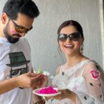 Rubina Dilaik Instagram - 💖🤞🏼 . . . . . Styled by: @ashnaamakhijani @styledbyashna Outfit: @aachho Eyewear : @vogueeyewear