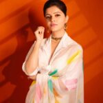 Rubina Dilaik Instagram - Something about a Saree that can’t go unnoticed….. . . . Shot by @prashantsamtani Styled by: @ashnaamakhijani @styledbyashna Outfit : @mulmul Jewellery: @kushalsfashionjewellery