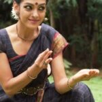 Rukmini Vijayakumar Instagram – “Krishnaa” , an evenings performance with choreography that depicts the different women  Bhaktas of krishna: Andal, the Gopika, Yashoda, Radha and Meera.

April 2
Gudiya sambhrama festival 
Devagiri temple 
Banashankari, bangalore 
6:30 pm 
Open and free to all!

Although I’m not performing this song, I thought it would be apt to announce the show,. 😊

I’ll be performing with @raghuramvocals , @samagaharsha @d.v.prasanna & Mahesha Swamy

Hope to see you all soon! 

Video @vivianambrose 
Music @ranjanigayatri 

The full video is on YouTube. 

#bharatanatyam #krishna #krishnaa #indiandance #bhakti #bhakta #swagatamkrishna #gopala #classicalindian