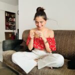 Rukshar Dhillon Instagram - Chai-hiye??☕️🥰 #simplejoys #chai #love
