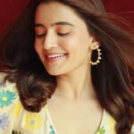 Rukshar Dhillon Instagram - Feeling the breeze of all the love you guys have given #Jugaadistan and Ruhi❤️ Thank you so so much🥰 And yes, keep it coming!