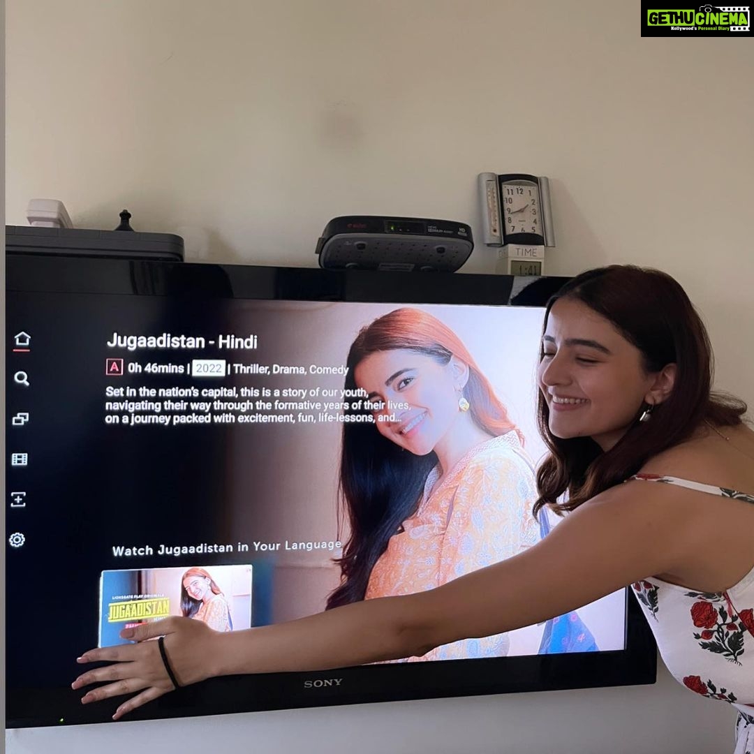 Rukshar Dhillon Instagram - From Ruhi Sada to you #Jugaadistan is yours now❤️ The smile on my face clearly says it all🥰 So happy to see myself on screen again! This show is extreme close to my heart, and like always, need your love and support for this as well. We’ve done our best to bring you a show that you can enjoy! Do watch it on @lionsgateplayin in Hindi,English,Tamil,Telugu or Bengali Love you guys❤️ Dress by- @divyadchawla