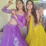 Rukshar Dhillon Instagram - Happy Birthday to my ever so graceful, pretty and loving Sistaaaa!!👭 May we keep being as savage as our braids in the picture😎And may you keep buying more and more clothes, which magically end up in my wardrobe.😉 Have the best day! Love you so so much😘❤️ #aajmeribehenkabirthdayhai 😛