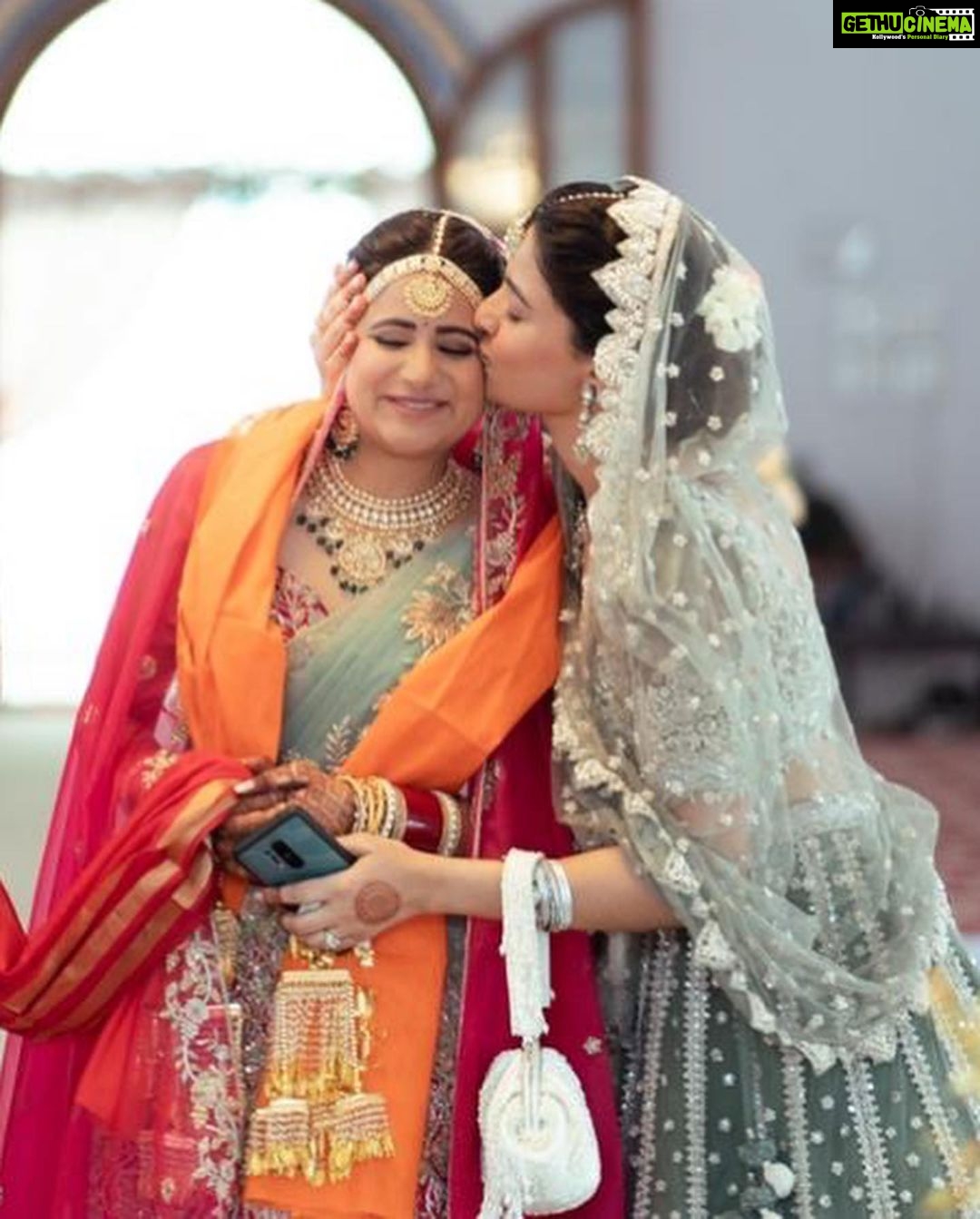 Rukshar Dhillon Instagram - Happy Birthday to my ever so graceful, pretty and loving Sistaaaa!!👭 May we keep being as savage as our braids in the picture😎And may you keep buying more and more clothes, which magically end up in my wardrobe.😉 Have the best day! Love you so so much😘❤️ #aajmeribehenkabirthdayhai 😛