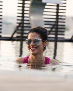 Sadha Instagram - Keep smiling!! It’s a free therapy to your soul! Happy Sunday you all 😀💫 #mylife #sadaasgreenlife #veganlife #happiness #peace #gratitude