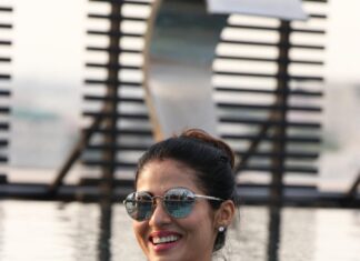 Sadha Instagram - Keep smiling!! It’s a free therapy to your soul! Happy Sunday you all 😀💫 #mylife #sadaasgreenlife #veganlife #happiness #peace #gratitude