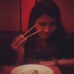 Sai Dhanshika Instagram - Tried Japanese food for the first time!! That Sushi though 🤤 & it tasted as good as it looks. herbal tea at last is the highlight for sure 😃 #eattolive 🤍 #hotpot #musttry #japanesefood #japanesehotpot #foodie #food
