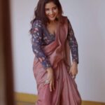 Sakshi Agarwal Instagram – Love grooving in a saree❤️
.

Makeup @umamakeoverartistry 
Hairstylist @makeupbyshyamala 
  Costume  designer @styleandsmitten 
Photography @arjclickz and team 
Location courtesy @marutham.village.resort 
Jewellery @fineshinejewels
Videography : @srismyga 
.
#kabhiaarkabhipaar #feelitreelit #instagramreels #reelsinstagram #dancereels #reelsindia #reelsviraldancetrending #trendingvideos #trending #explore #explorepage #foryou #biggbosstamil #kollywood Chennai, India