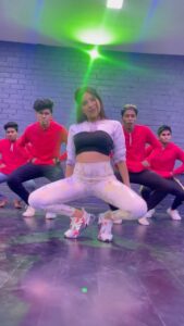 Sakshi Agarwal Instagram - Just love the vibe❤️❤️ My fav “repeatu mode” track😊❤️ . @duttypaul @direalshaggy @choreographer_sridhar @akshadhaasridhar @spiceofficial . #getdown #feelitreelit #trending #trendingreels #trendingsongs #dancevideo #dancechallenge #sakshiagarwal #dancereels #viral #viralreels #viralvideos #explorepage #exploremore Chennai, India