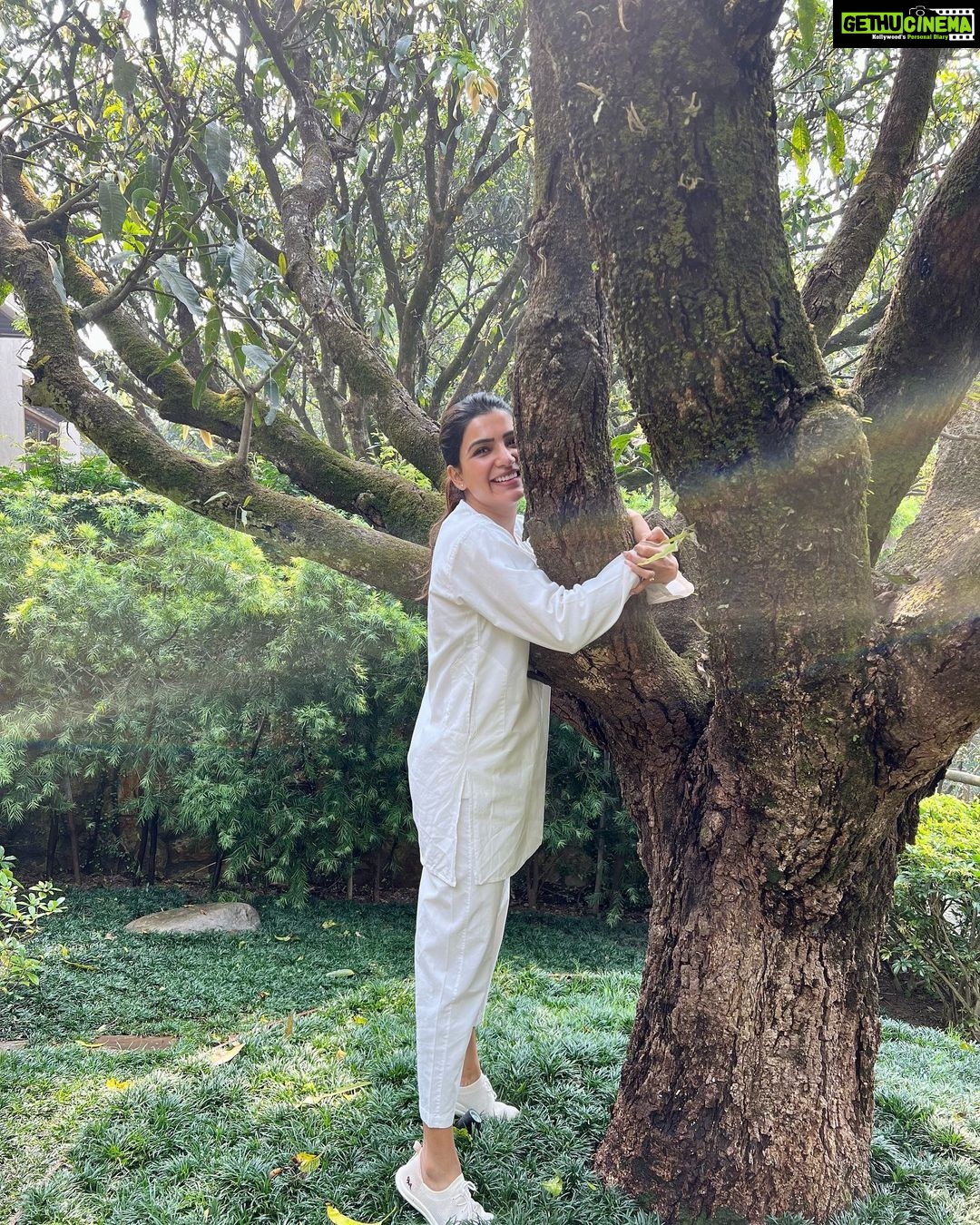 Samantha Instagram - Free hugs :) Vana