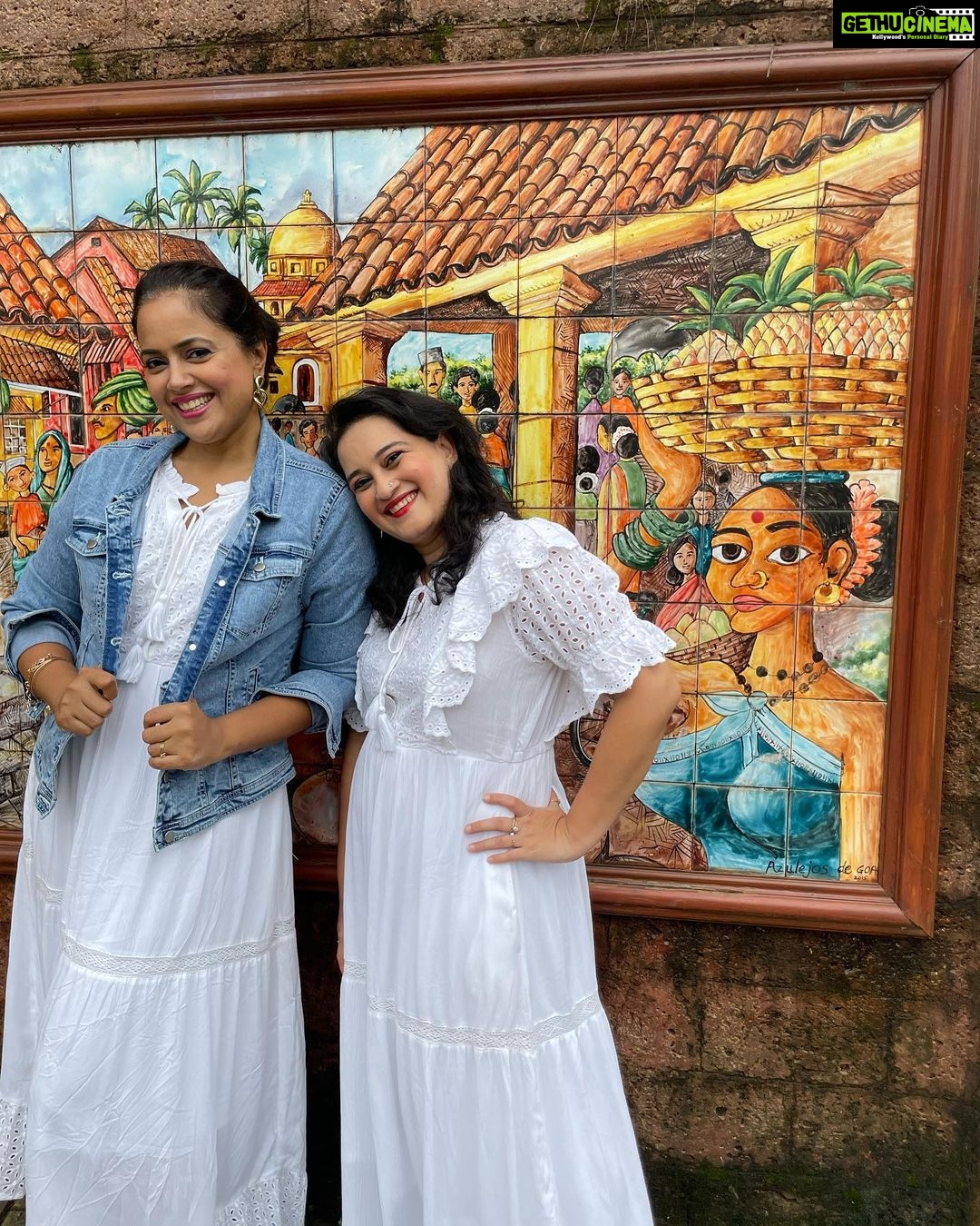 Sameera Reddy Instagram - Why did I move to Goa? I get asked this a lot šI was a very hardcore city girl! Me Leave Mumbai? - I would say ā No way Eveerrā but life really does a U turn sometimes and I canāt tell you how grateful I am everyday to be herešIn a space which is not as fast paced as I thought my life should be. itās also been interesting to see our goals for Hans and Nyra take a new thought process . Luckily Akshaiās work is close by here and though itās hard to have left my family, itās been a great decision . Sometimes the drive wears you down and a shift in mindset and space was maybe something we required and the time was right. I take timeout a lot. To slow down. To take stock . I never did that before. I also trusted the universe and it worked . Thank you Goaā¤ļøOnly gratitude ā¤ļøšš¼ #neversaynever #life #surprise