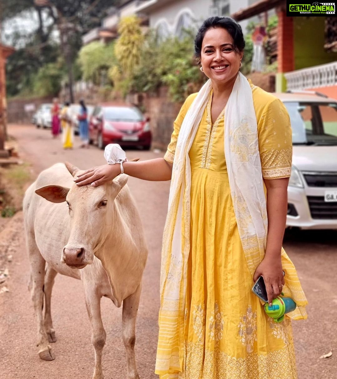 Sameera Reddy Instagram - A beautiful Sunday morning with the kids at Shanta Durga Temple , Kavale🙏🏼 we are blessed to live so close to our family temple and we try coming here as often as we can #blessed seeking lots of positive and powerful blessings for all ! 💫 #shantadurgatemple #goa Shree Shantadurga Saunsthan, Kavale, Ponda, Goa
