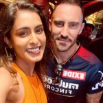 Samyuktha Hegde Instagram – Say hello to RCB’s new skipper @fafdup !
Super pumped for the new season/ new skipper/ new jersey and ofcourse the same old RCB Army support ❤️

Dropping more pictures from last night soon!!
@pumaindia
@royalchallengersbangalore 
#newseason #newcolours #rcb #rcb12thmanarmy