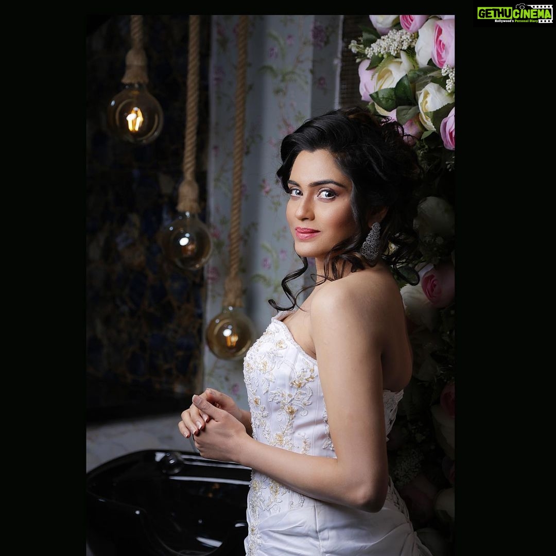 Sangeetha Bhat Instagram - Makeup - @taiba_syed_ @thebeautysquare.in Hair- @taiba_syed_ @thebeautysquare.in Outfit - @aarish_galleryofficial @shivayaphotography #sangeethabhat #sangeethabhatsudarshan Bangalore, India
