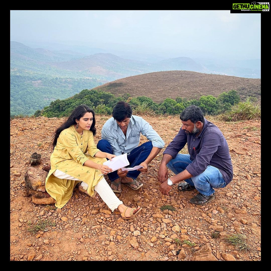 Sangeetha Bhat Instagram - With this post, I’m excited to announce my long awaited comeback to films. it’s been a while. Acting has always been my first love, staying away from it was the toughest part of my life. You all have been very kind and supportive of my work previously. I strongly believe that you will have your best wishes and support with me like always. Sharing few pictures from the current film I’m part of. Hope you will show love and support like always. We are at the final stage of filming. Will soon announce the other films I’m currently part of. Stay connected with me on Instagram. Thanks to team “Roopantara” for beautiful memories. Very grateful to the team. ನಮಸ್ಕಾರ, ಈ ಪೋಸ್ಟ್ನೊಂದಿಗೆ, ನನ್ನ ಬಹುನಿರೀಕ್ಷಿತ ಚಲನಚಿತ್ರಗಳಿಗೆ ಪುನರಾಗಮನವನ್ನು ಘೋಷಿಸಲು ನಾನು ತುಂಬ ಸಮಯ ಕಾತರದಿಂದ ಕಾಯುತ್ತಿದ್ದೆ. ನಟನೆ ಯಾವಾಗಲೂ ನನ್ನ ಮೊದಲ ಪ್ರೀತಿ, ಅದರಿಂದ ದೂರ ಉಳಿಯುವುದು ನನ್ನ ಜೀವನದ ಕಠಿಣ ಭಾಗವಾಗಿತ್ತು. ನೀವೆಲ್ಲರೂ ಈ ಹಿಂದೆ ನನ್ನ ಕೆಲಸಕ್ಕೆ ತುಂಬಾ ಮೆಚ್ಚುಗೆ ಹಾಗು ಬೆಂಬಲ ನೀಡಿದ್ದೀರಿ. ನಿಮ್ಮ ಪ್ರೀತಿ,ವಿಶ್ವಾಸ ಹಾಗೂ ಬೆಂಬಲ ಸದಾಕಾಲ ಹೀಗೆ ನನ್ನ ಕೆಲಸದ ಮೇಲೆ ಇರುತ್ತದೆ ಎಂದು ನಾನು ಬಲವಾಗಿ ನಂಬುತ್ತೇನೆ. ನಾನು ಭಾಗವಾಗಿರುವ ಪ್ರಸ್ತುತ ಚಲನಚಿತ್ರದ ಕೆಲವು ಚಿತ್ರಪಟಗಳನ್ನೂ ಹಂಚಿಕೊಳ್ಳುತ್ತಿದ್ದೇನೆ. ಚಿತ್ರೀಕರಣದ ಅಂತಿಮ ಹಂತದಲ್ಲಿದ್ದೇವೆ. ನಾನು ಪ್ರಸ್ತುತ ಭಾಗವಾಗಿರುವ ಇತರ ಚಿತ್ರಗಳನ್ನು ಶೀಘ್ರದಲ್ಲೇ ನಿಮ್ಮೊಂದಿಗೆ ಹಂಚಿಕೊಳ್ಳುತ್ತೇನೆ. instagram ನಲ್ಲಿ ನನ್ನೊಂದಿಗೆ ಸಂಪರ್ಕದಲ್ಲಿರಿ. ಸುಂದರ ನೆನಪುಗಳಿಗಾಗಿ "ರೂಪಾಂತರ" ತಂಡಕ್ಕೆ ಧನ್ಯವಾದಗಳು. @actorkishore @blsraju #sangeethabhat #sangeethabhatsudarshan #kishorekumarhuli #actorslife #actresslife #actressforever #roopantara Mudigere