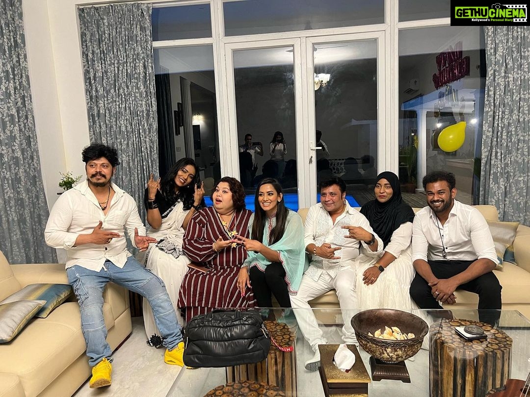 Sanjana Singh Instagram - Thank you so much to everyone making my birthday so special @sidneysladen @actress_harathi @director_rajith_ @cekay7 @mr.wildmaster @rishajacobs_official @_venkateshm @chef_dilip_1 @choreographer_sridhar @spartacus_sparks @alshifa_cupping_clinic