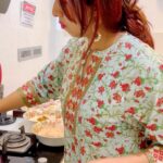 Sanjjanaa Instagram - Cooking is so much fun when you are home and when you are pregnant it is nice to discover some non-commercial activities in life … @zelenaformommies Is my most favourite And super comfortable outfit in this season .