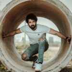 Santhosh Prathap Instagram - “Freedom means the opportunity to be what we never thought we would be.” - #danieljboorstin Photography @raghul_raghupathy Cinematography @sinty_boy Retouch @siva_retouch #actor #cwc #tamilcinema #kollywood #photoshoot #model #flyhigh #yolo #grateful