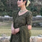 Sarah Khan Instagram - 💒💕⛰ Wearing @meeras.ns Hair and Makeup @akifilyasofficial Jewellery @jaipurandco 💕 @islotimes Margalla Hills