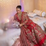 Sarah Khan Instagram - I'm totally in love with this stunning collection by @serene_premium De Luxe. Visit their website to book your orders now! www.imroziapremium.com @serene_premium @linkingmedia #serene #serenepremium #clothingpakistan #stitched #unstitched #newcollection #sarakhan #linkingmediapr