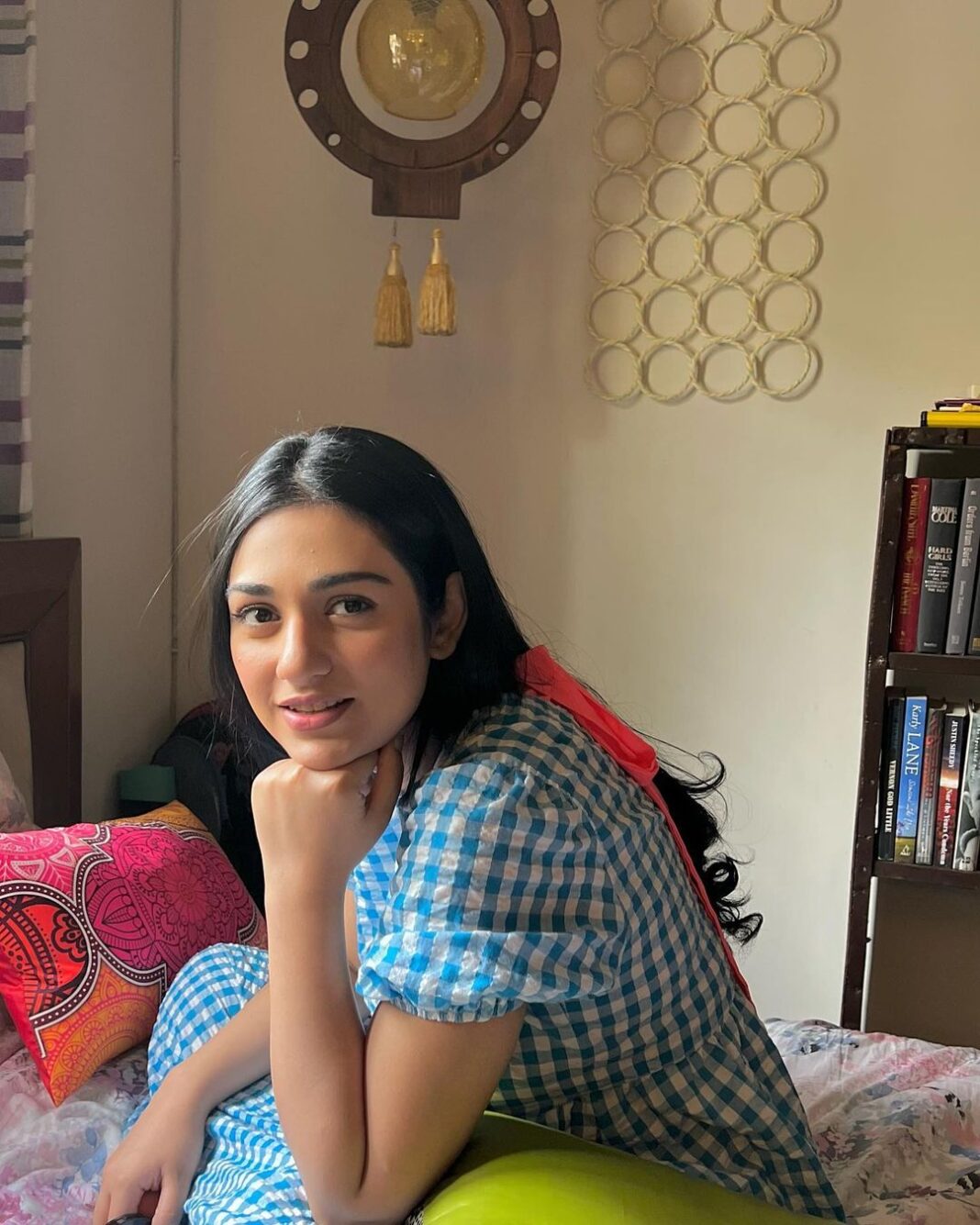 Sarah Khan Instagram - From the sets of #HUMTUM #Maha #humtv #humtv