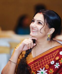 Saranya Mohan Instagram - 📷 @sreeraj_capture 😄