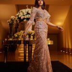 Sargun Mehta Instagram - Royal wali vibe .. Outfit : @anjaleeandarjunkapoor Stylist : @d_devraj Jewellery- @balkishanjewellers Pic - @farazdaksaifuddin #cocktail #cocktailparty