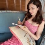 Saumya Tandon Instagram – Sometimes being busy with our day to day lives we forget to express, thank and cherish the relationships we have. After seeing the promo of Smart Jodi on star plus, I felt like writing a surprise letter to my husband Saurabh. Writing letters is so romantic and a long forgotten thing. Try this …writing a handwritten note to your better half. 
Do share your #SmartJodiLetterOfLove with me. 
#saumyatandon 

#smartjodi #smartjodionstarplus