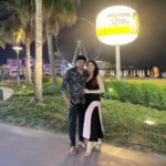 Sayyeshaa Saigal Instagram - Hubzy and me! ❤️❤️😍😍 #dubai#nightout#husbandandwife#love#funtimes#makingmemories Dubai United Arab Emirates