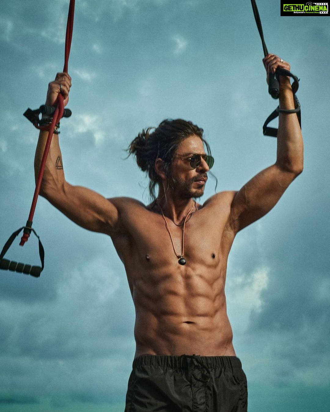Actor Shah Rukh Khan HD Photos and Wallpapers June 2022 - Gethu Cinema