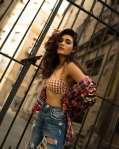 Shalini Pandey Instagram - Old school summer 🚦
