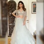 Shamita Shetty Instagram - 🌼🤎🧚 . . . Outfit - @osaabyadarsh Styled by - @teammrstyles . . #pictureoftheday #feelindian #ethnicwear #elegance #ethinicity